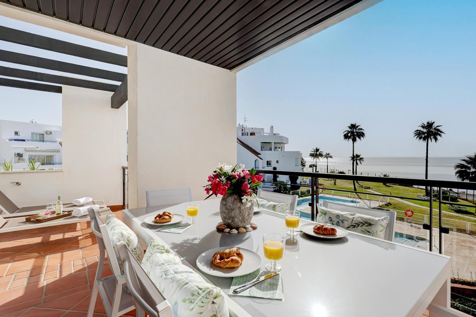 Sunrise Beach Front - Casares Del Mar Exterior foto