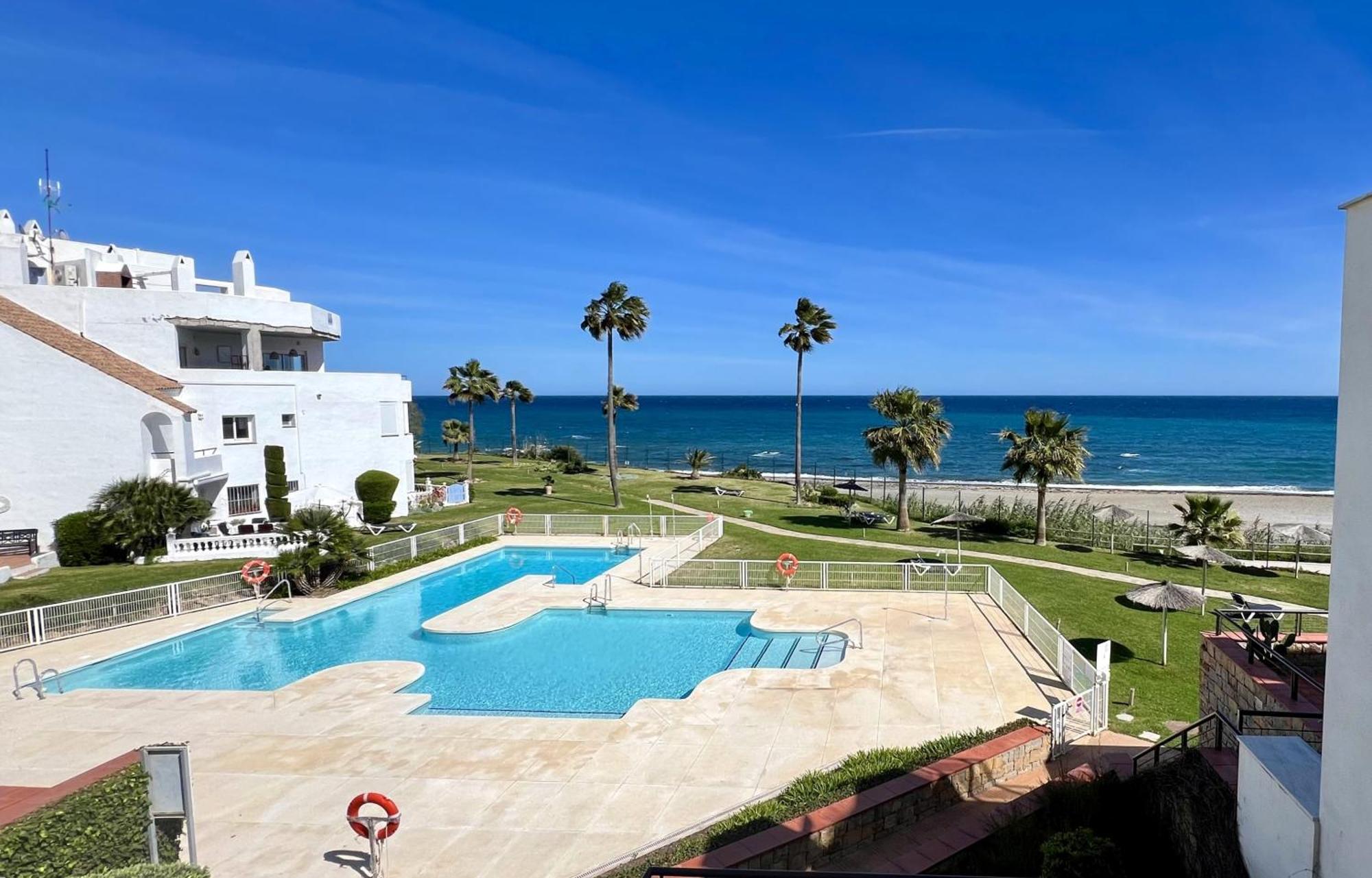 Sunrise Beach Front - Casares Del Mar Exterior foto