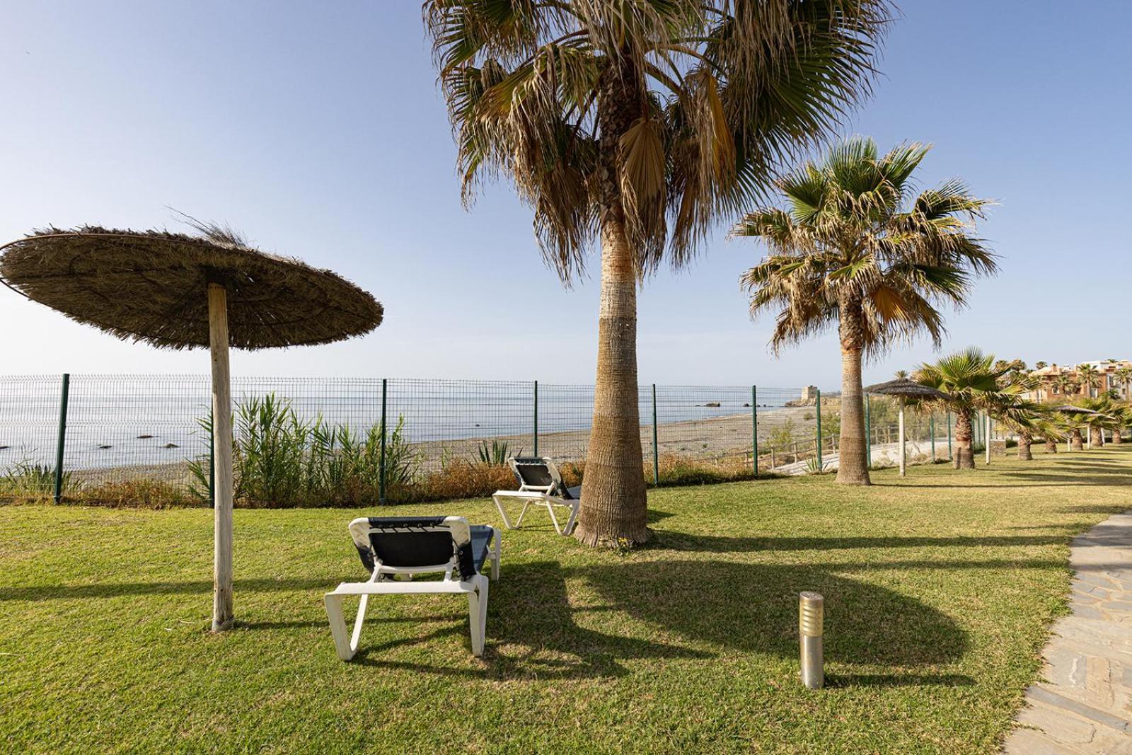 Sunrise Beach Front - Casares Del Mar Exterior foto