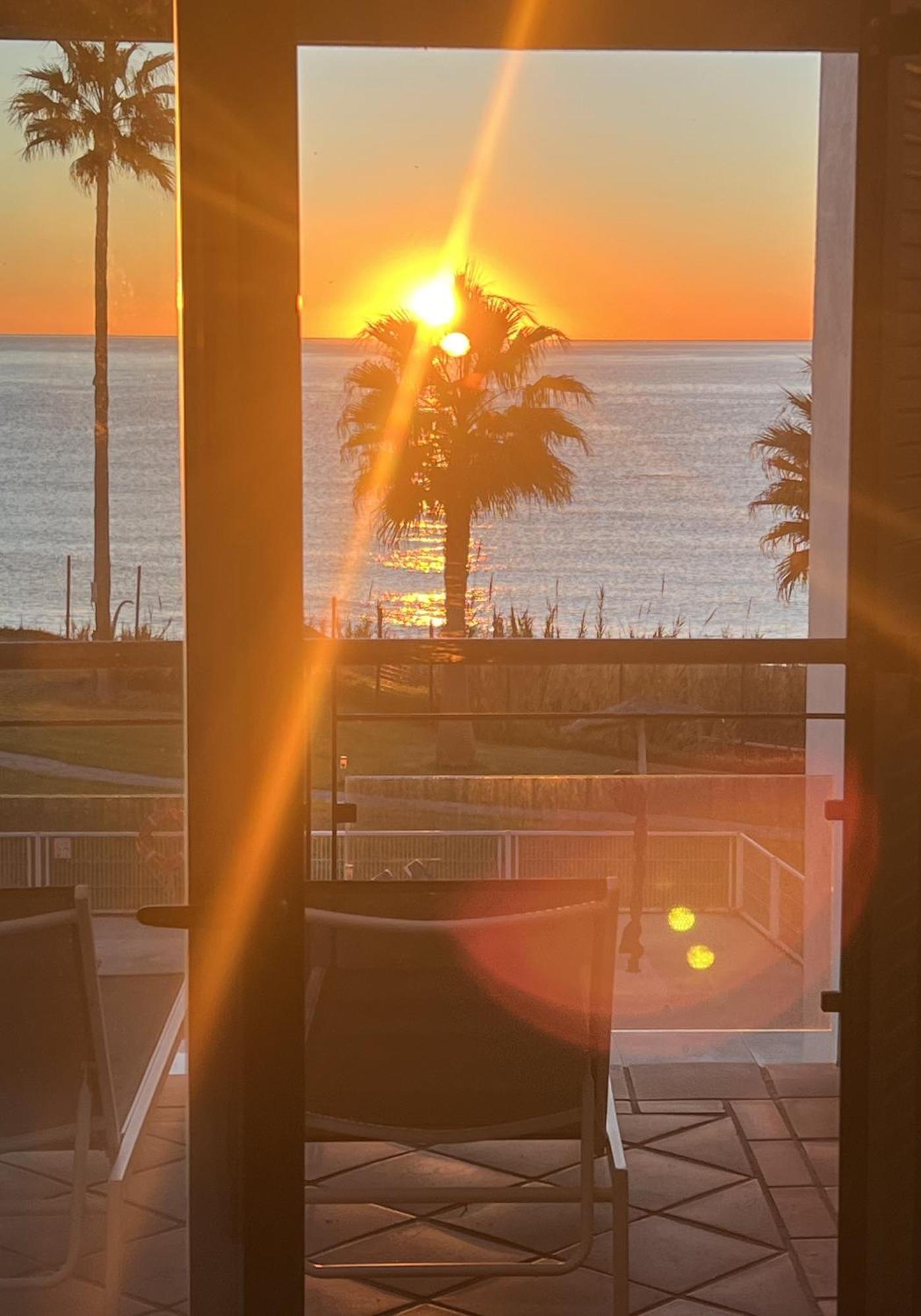 Sunrise Beach Front - Casares Del Mar Exterior foto